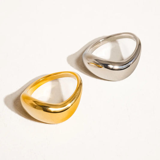 Erin 18K Non-Tarnish Classic Wavy Band